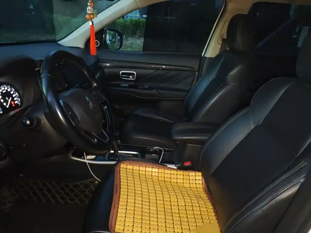 Mitsubishi Outlander — миниатюра 8
