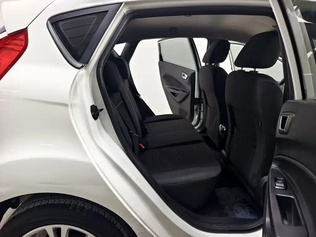 Ford Fiesta — миниатюра 15