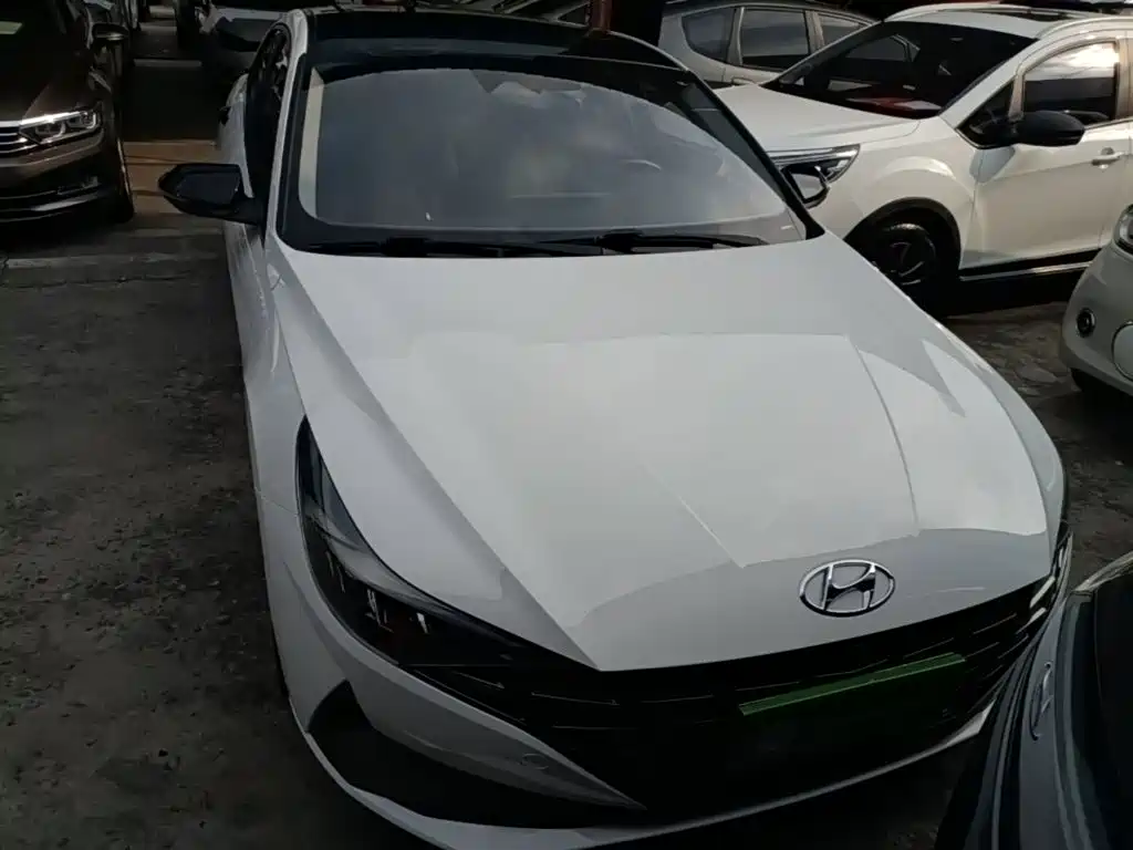 Hyundai Elantra — миниатюра 3