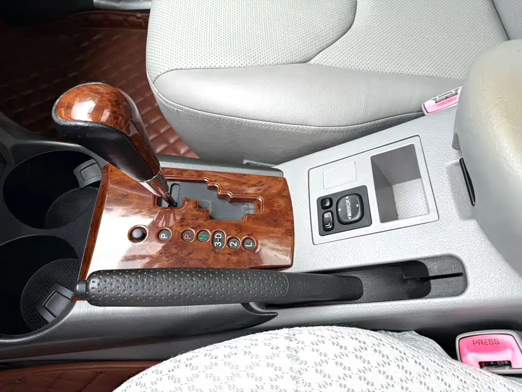 Toyota RAV4 — миниатюра 18