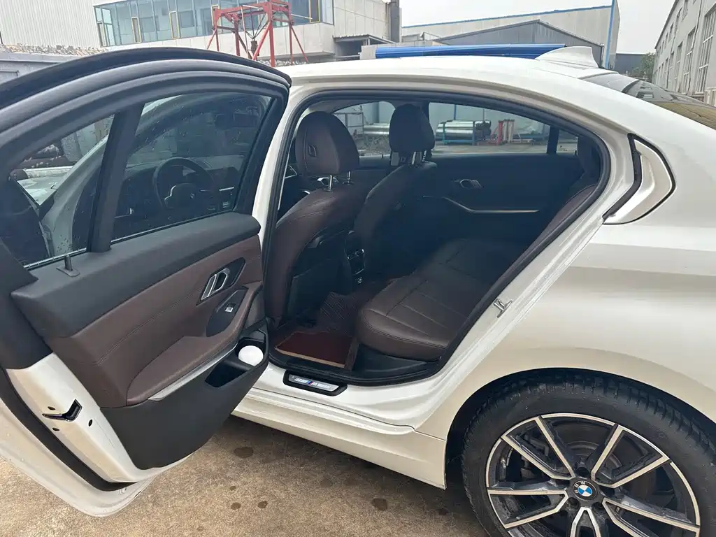 BMW 3 Series — миниатюра 8