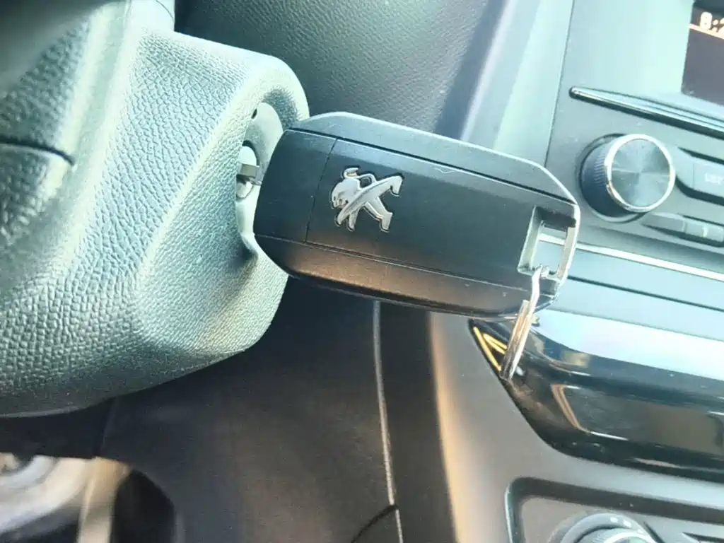 Peugeot 308 — миниатюра 9