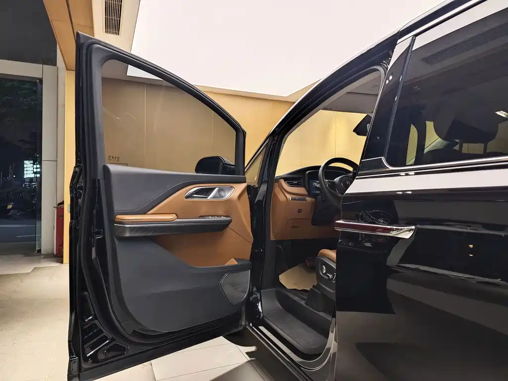 Hongqi Hongqi HQ9 — миниатюра 7
