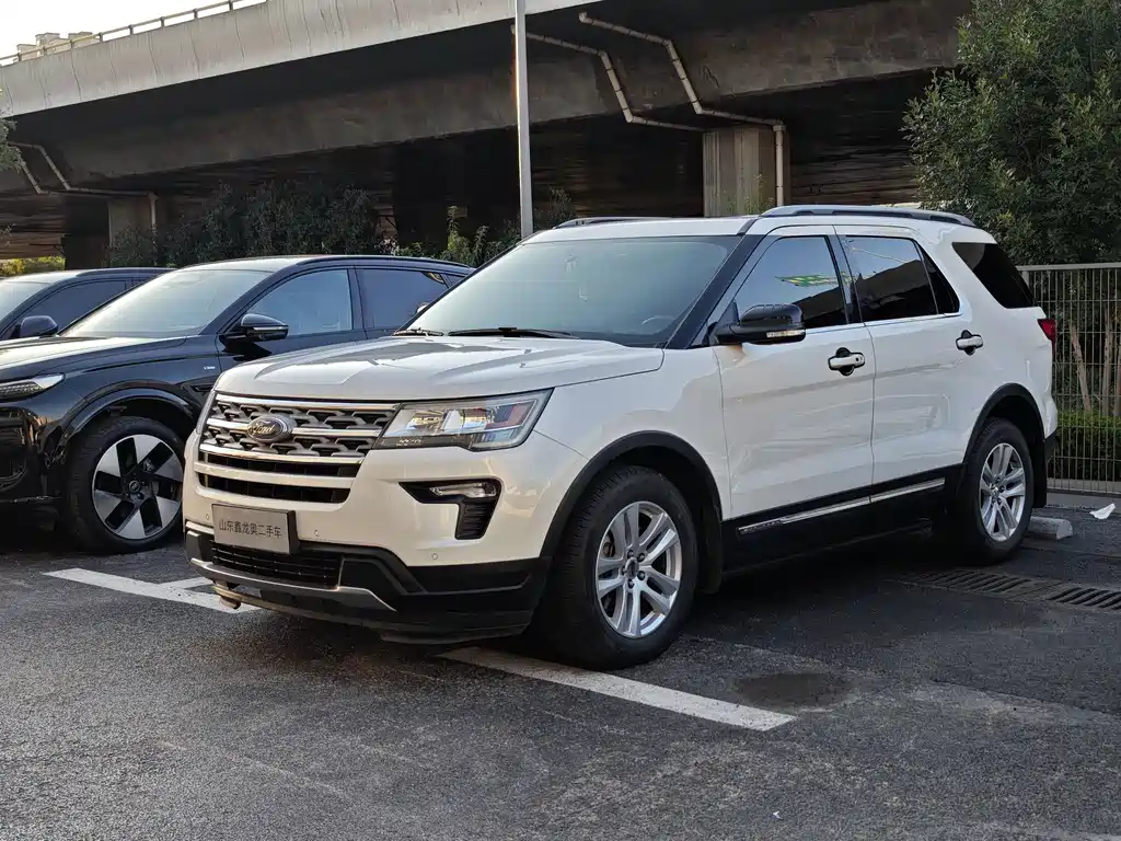 Ford Explorer (Import)