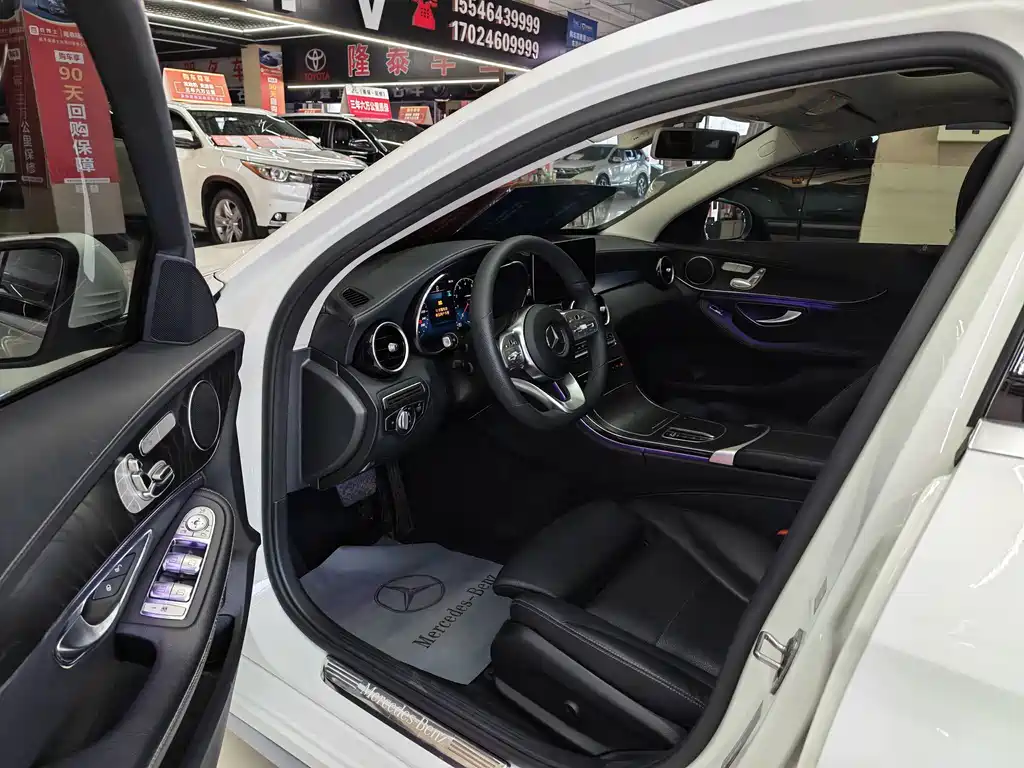 Mercedes-Benz C-Class — миниатюра 7