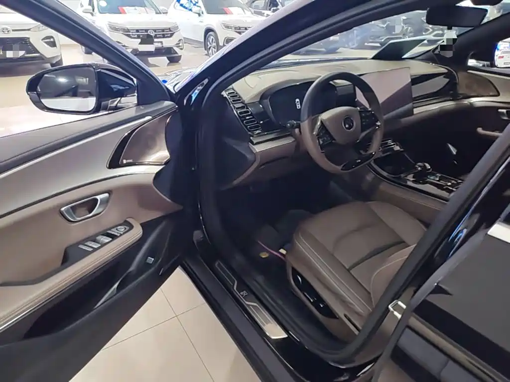 BYD Han — миниатюра 16