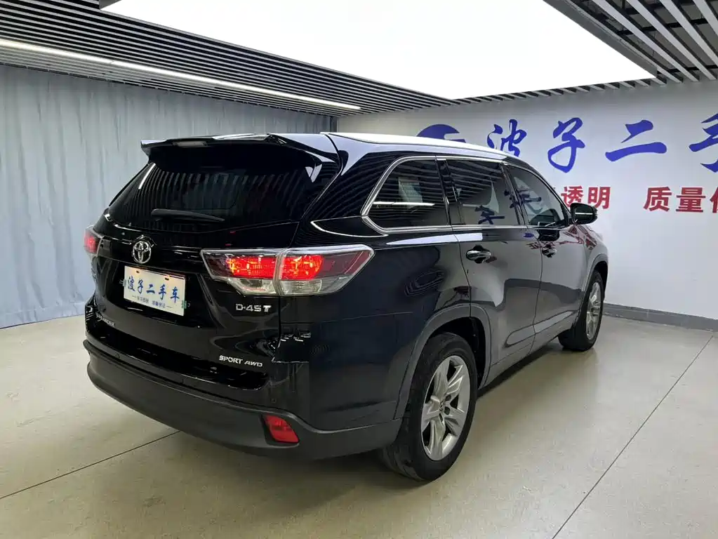 TOYOTA HIGHLANDER