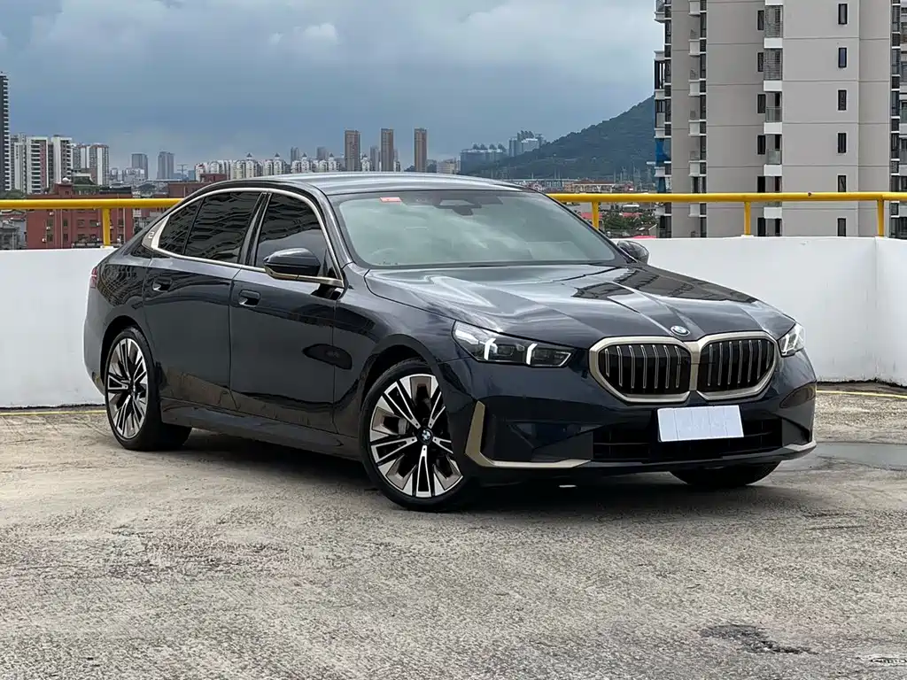 BMW 5 Series — миниатюра 3