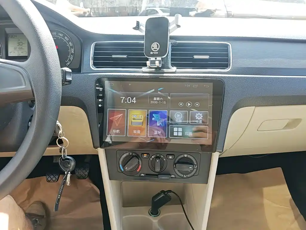 Skoda Rapid — миниатюра 13