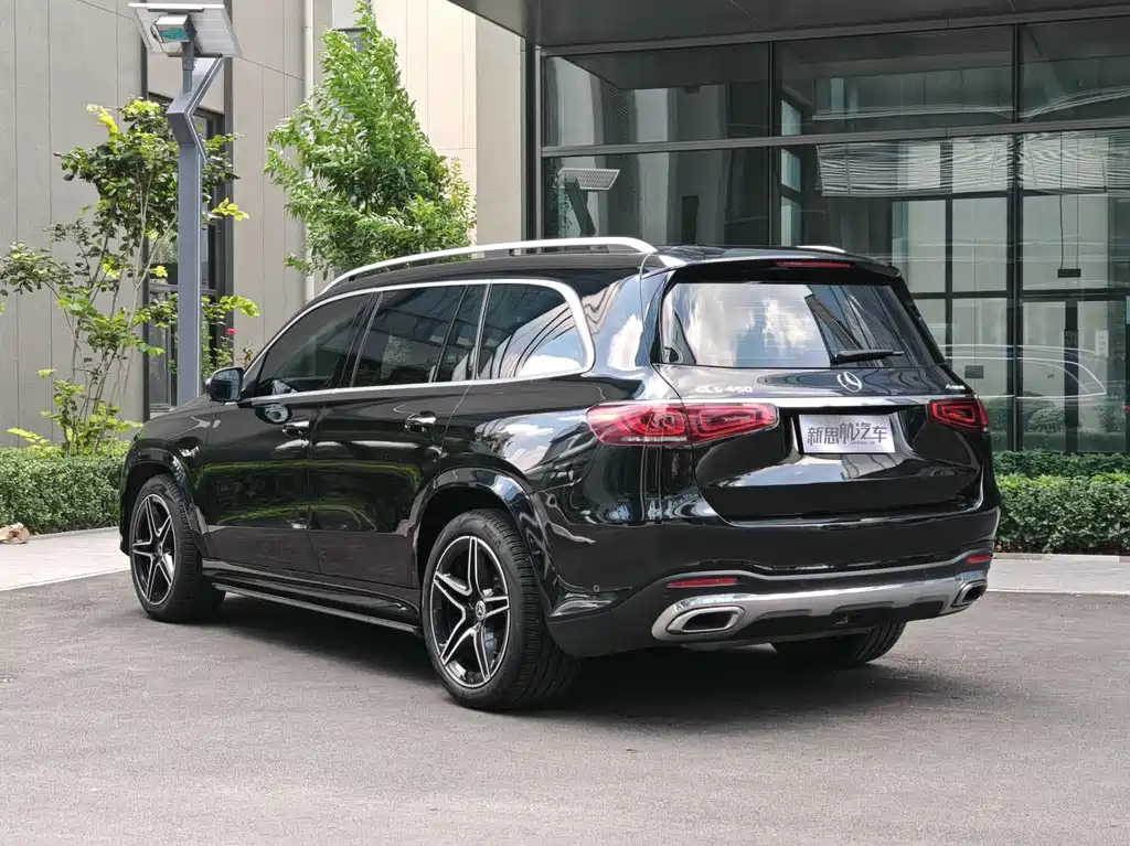 Mercedes-Benz GLS - фото 10