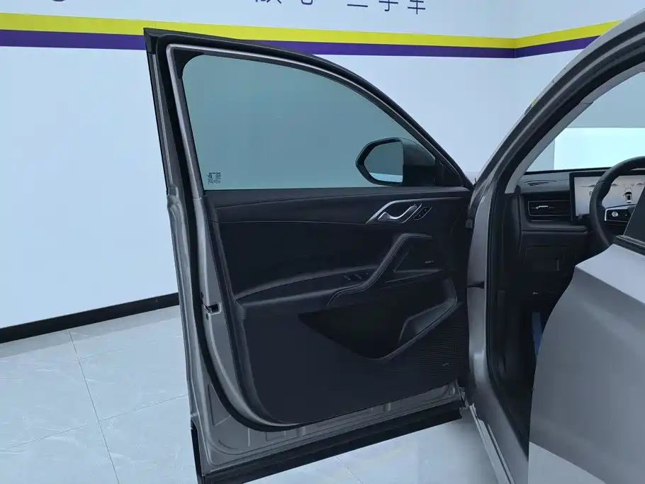 Roewe RX5 New Energy — миниатюра 7