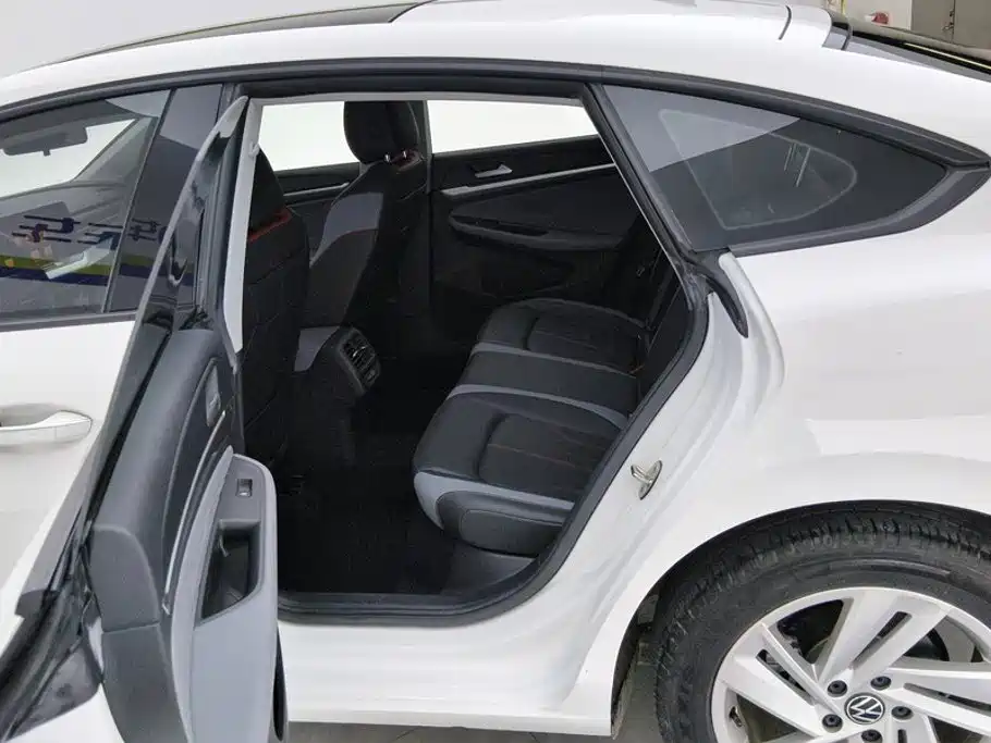 Volkswagen Lamando — миниатюра 11
