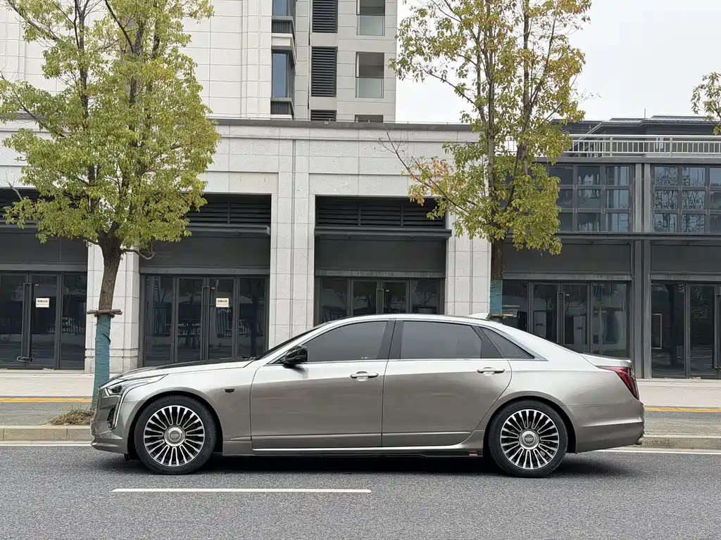 CADILLAC CT6