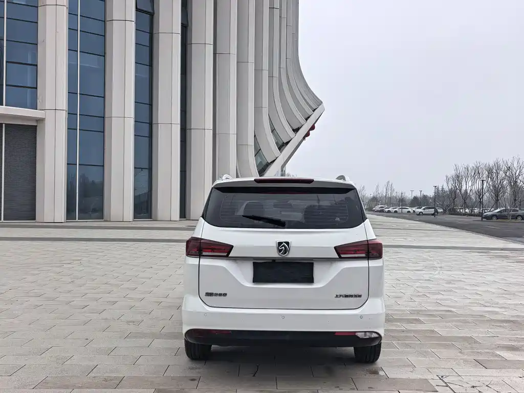 BAOJUN 360