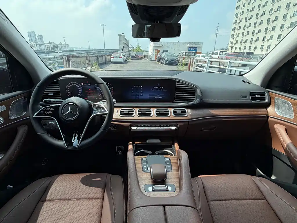 Mercedes-Benz GLE (Import) — миниатюра 9