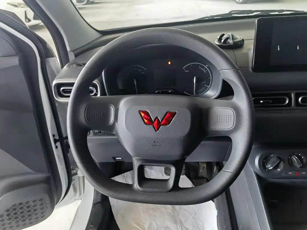 Wuling Hongguang EV — миниатюра 8