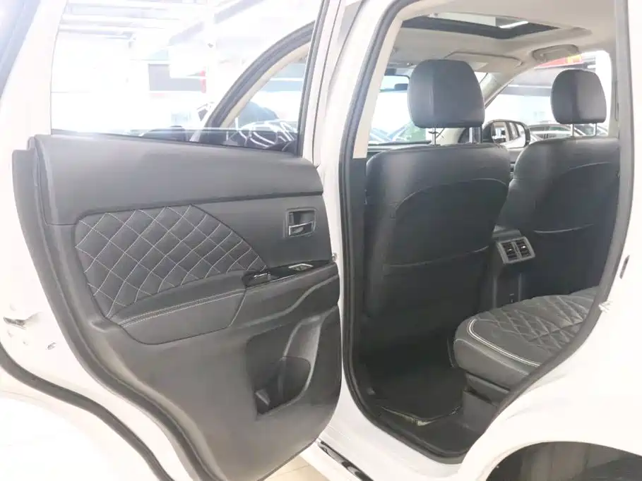 Mitsubishi Outlander — миниатюра 15
