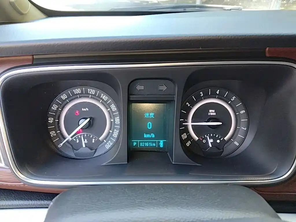 Buick GL8 — миниатюра 12