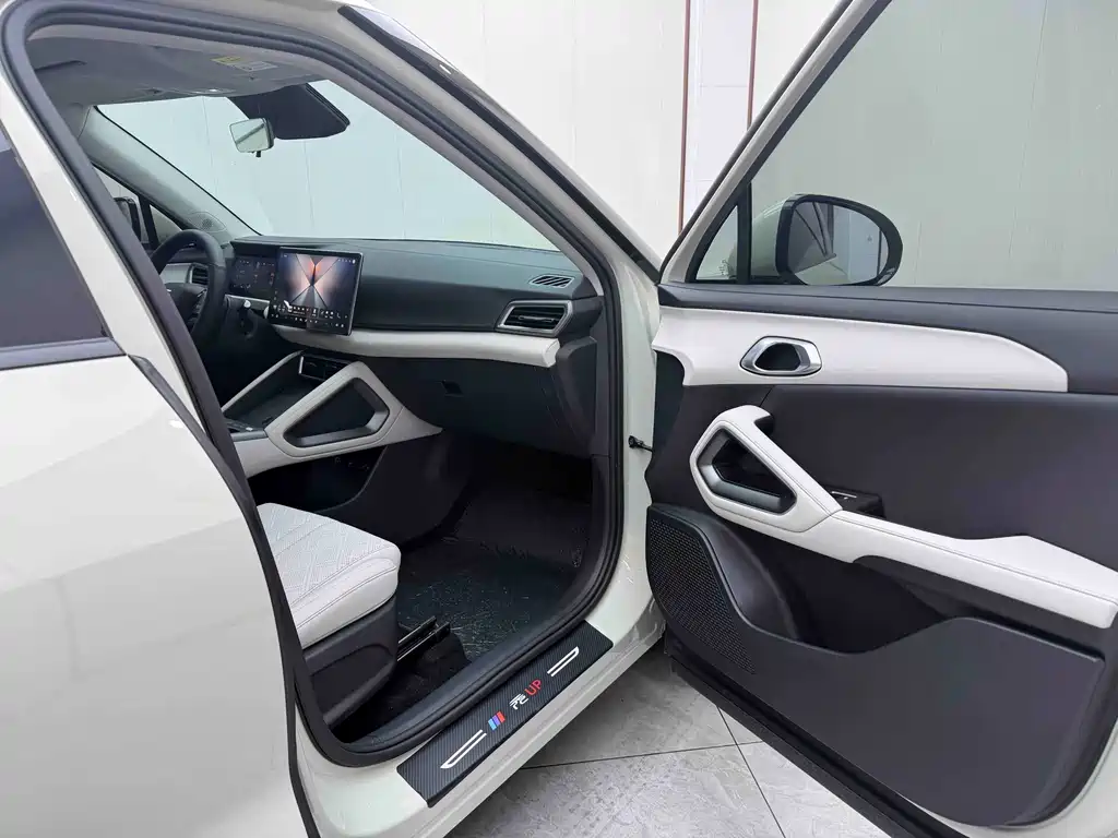 BYD Yuan UP — миниатюра 18