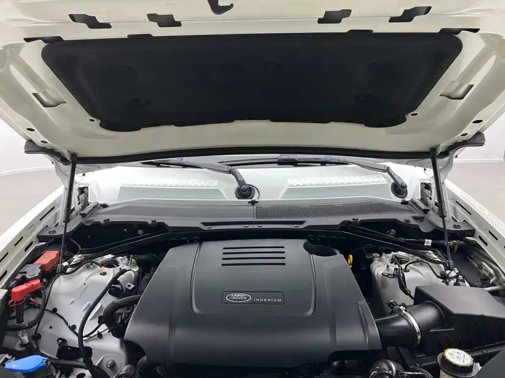 Land Rover Defender — миниатюра 6