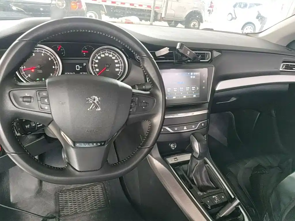 Peugeot 408 — миниатюра 10