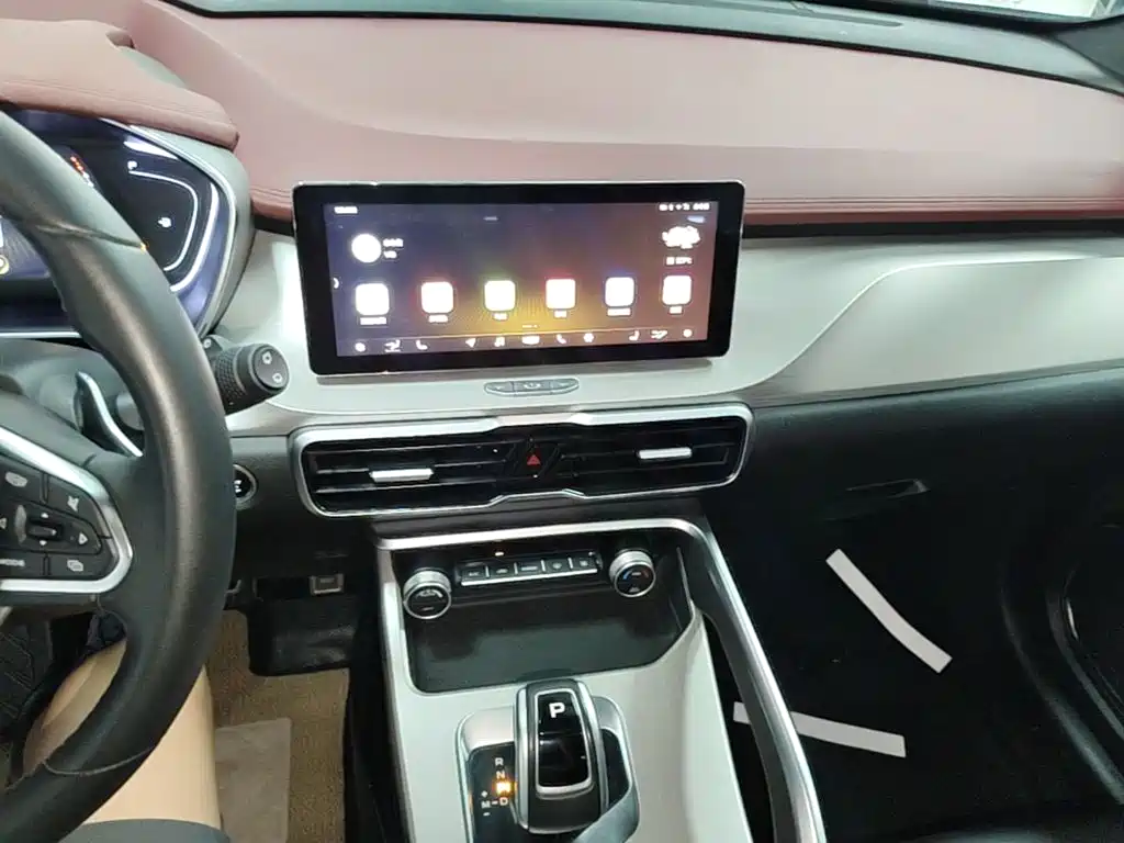 Geely Binyue — миниатюра 13