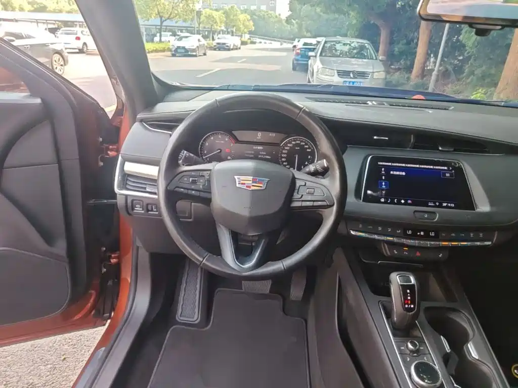 Cadillac XT4 — миниатюра 11