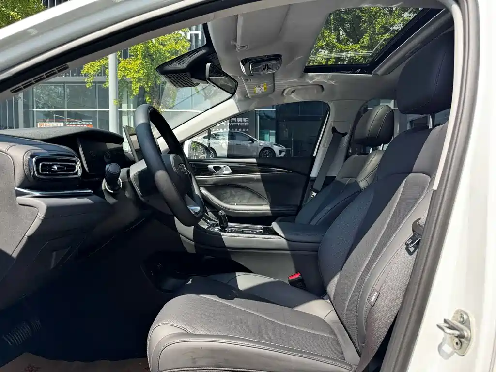 Geely Emgrand — миниатюра 5