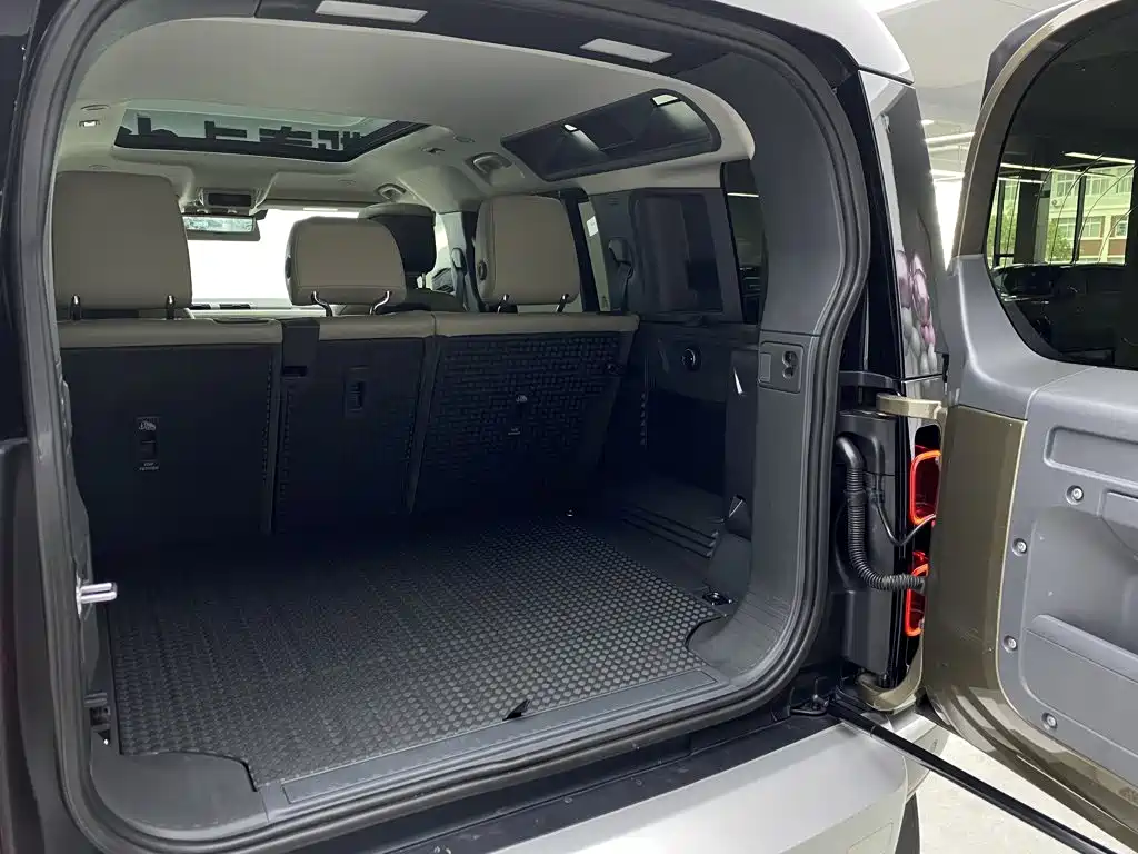 Land Rover Defender — миниатюра 31