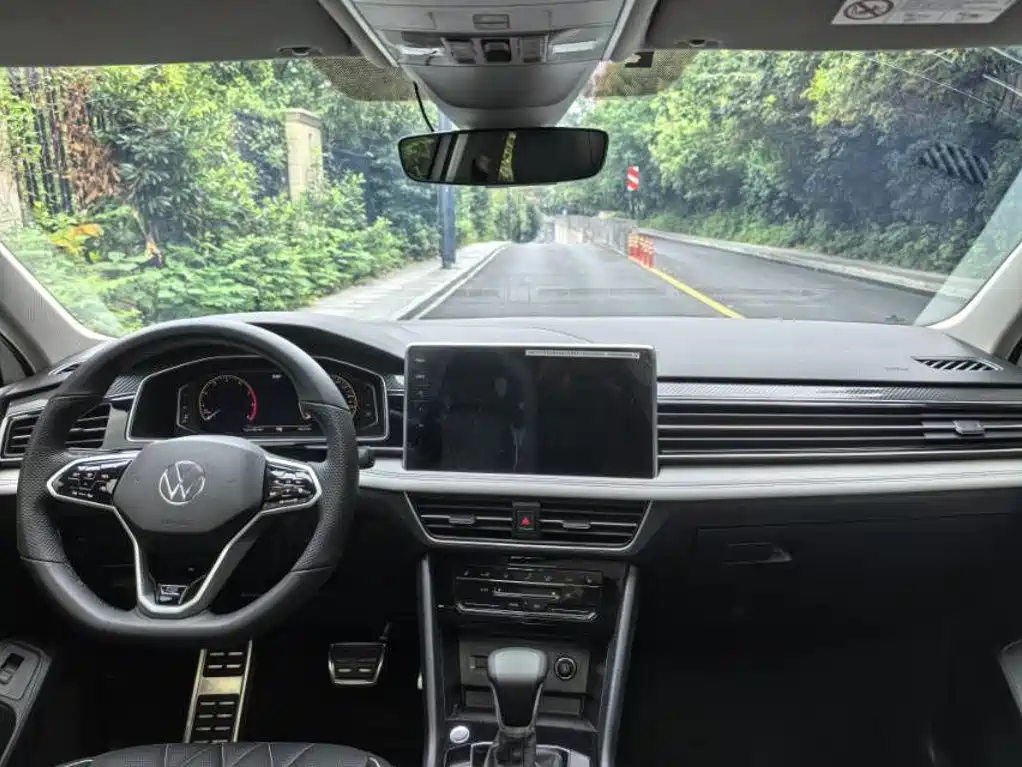 Volkswagen Tiguan L — миниатюра 9