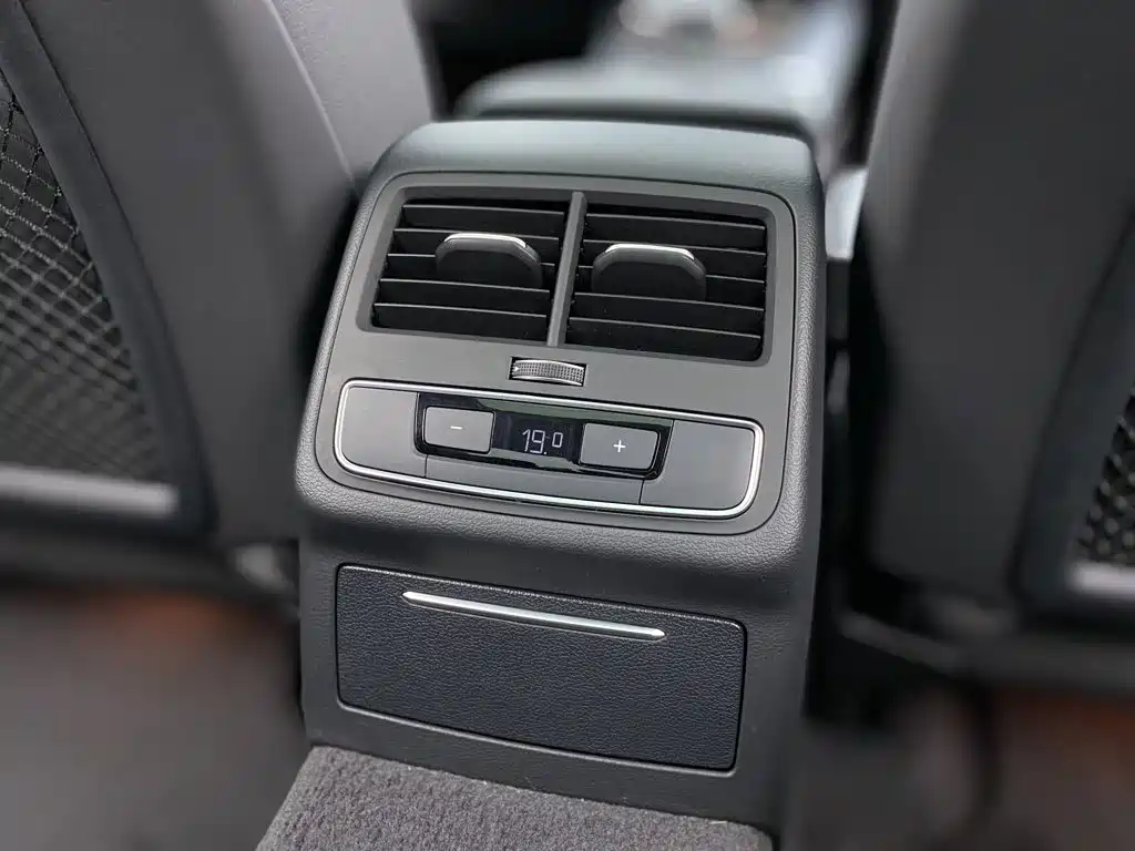 Audi A4L — миниатюра 19