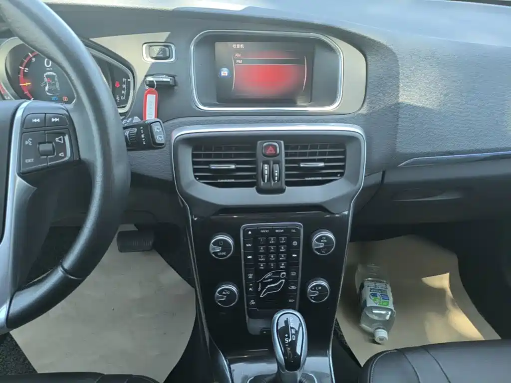 Volvo V40 — миниатюра 13