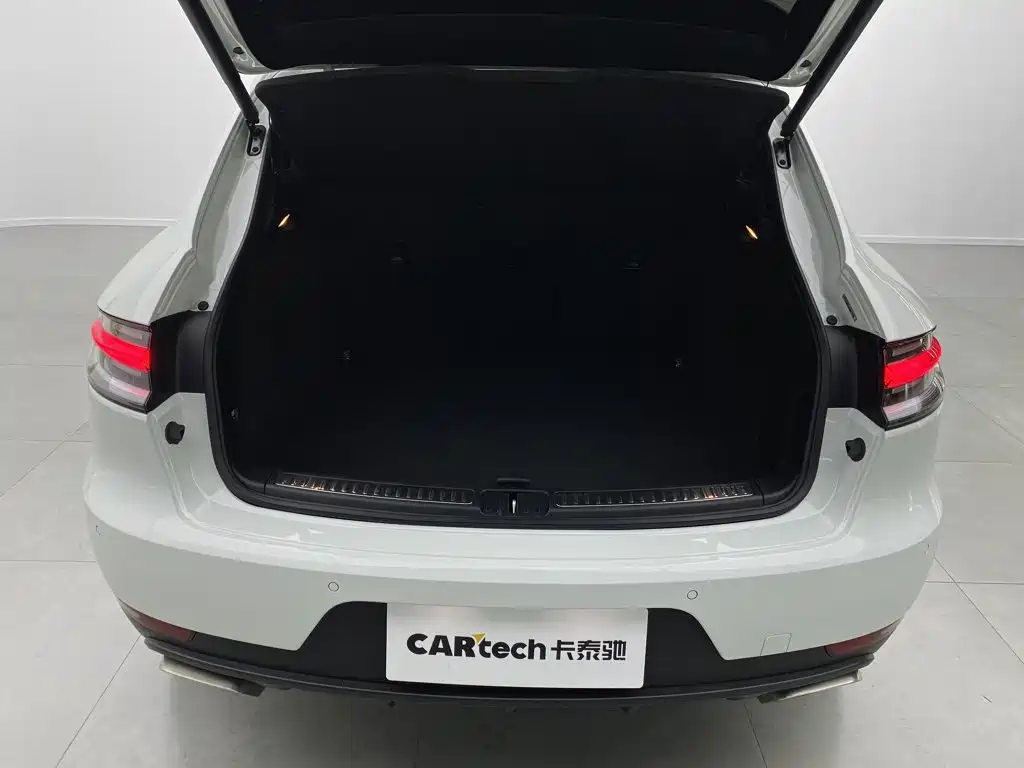 Porsche Macan — миниатюра 9