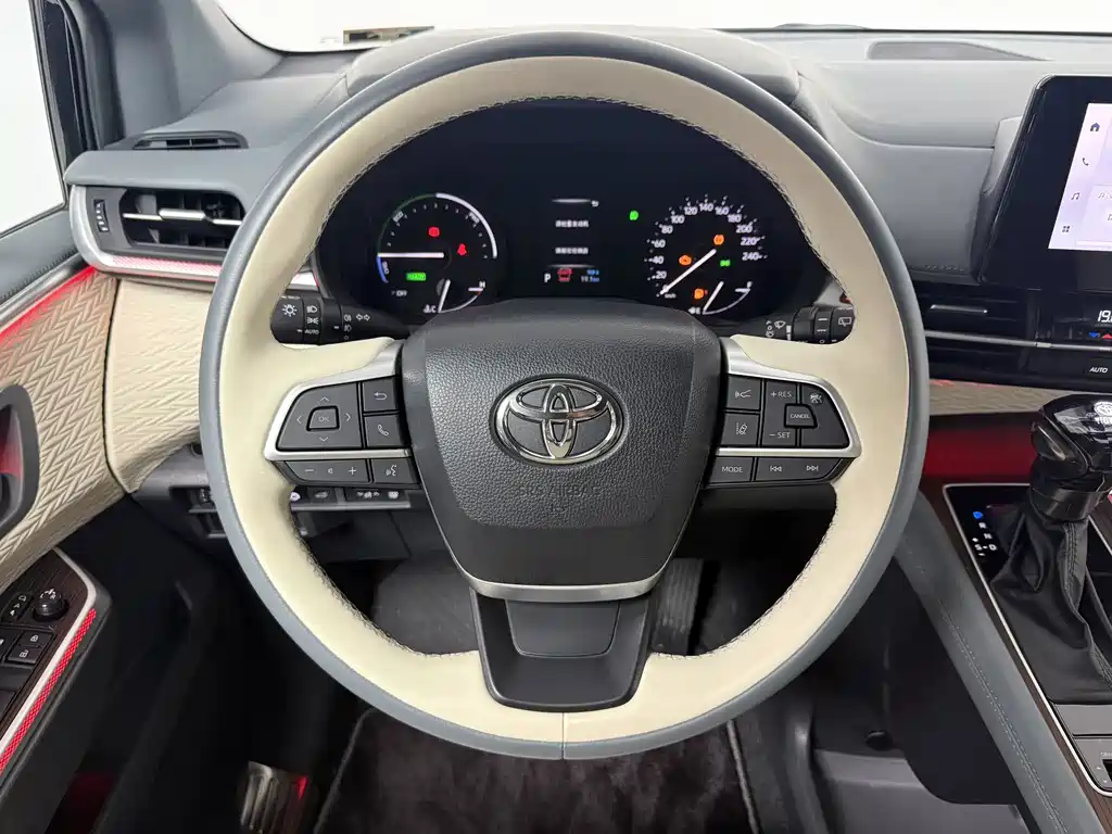 Toyota Sienna — миниатюра 5