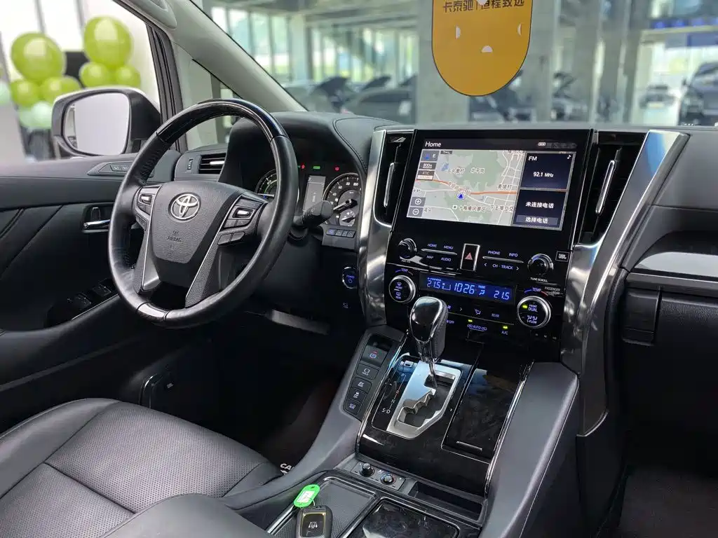 Toyota Vellfire — миниатюра 26