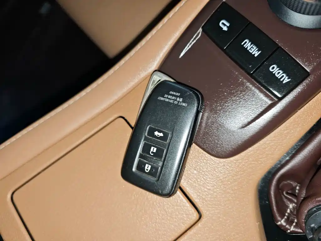 Lexus ES — миниатюра 9