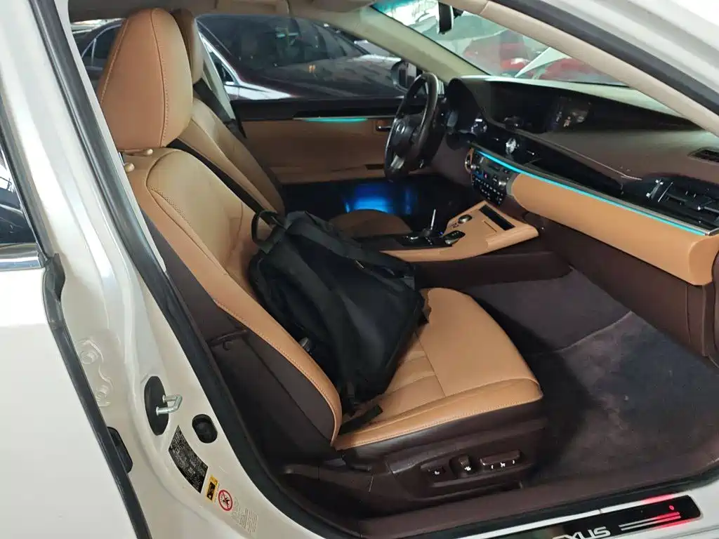 Lexus ES — миниатюра 25