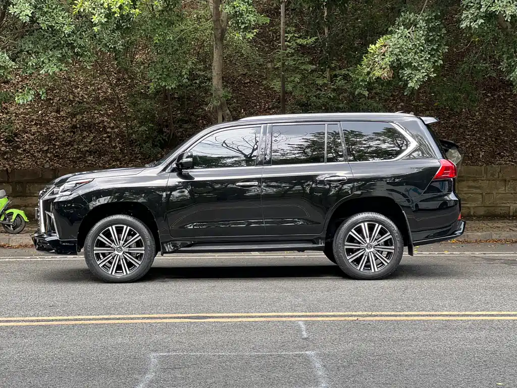 Lexus LX 2017 570 Luxury
