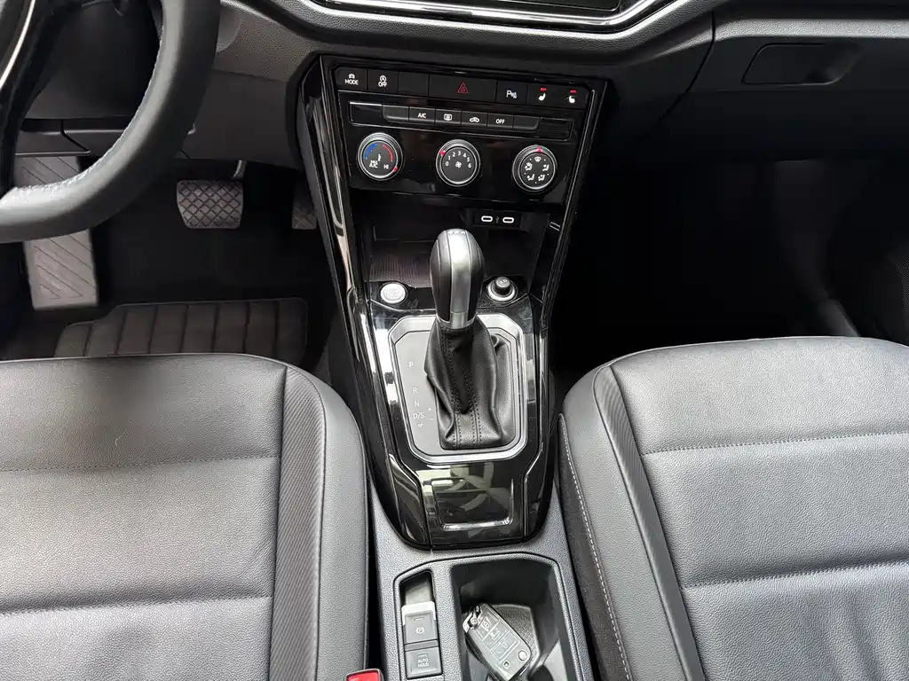 VOLKSWAGEN T ROC EXPLORING SONGS