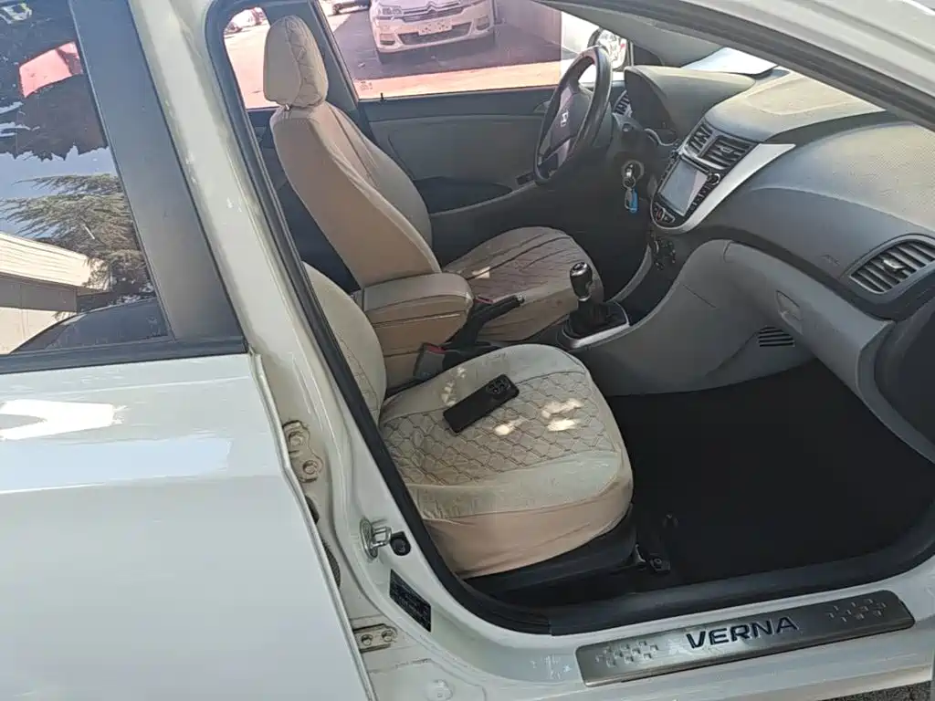Hyundai Verna — миниатюра 25