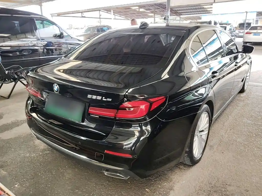 BMW 5 Series New Energy — миниатюра 7