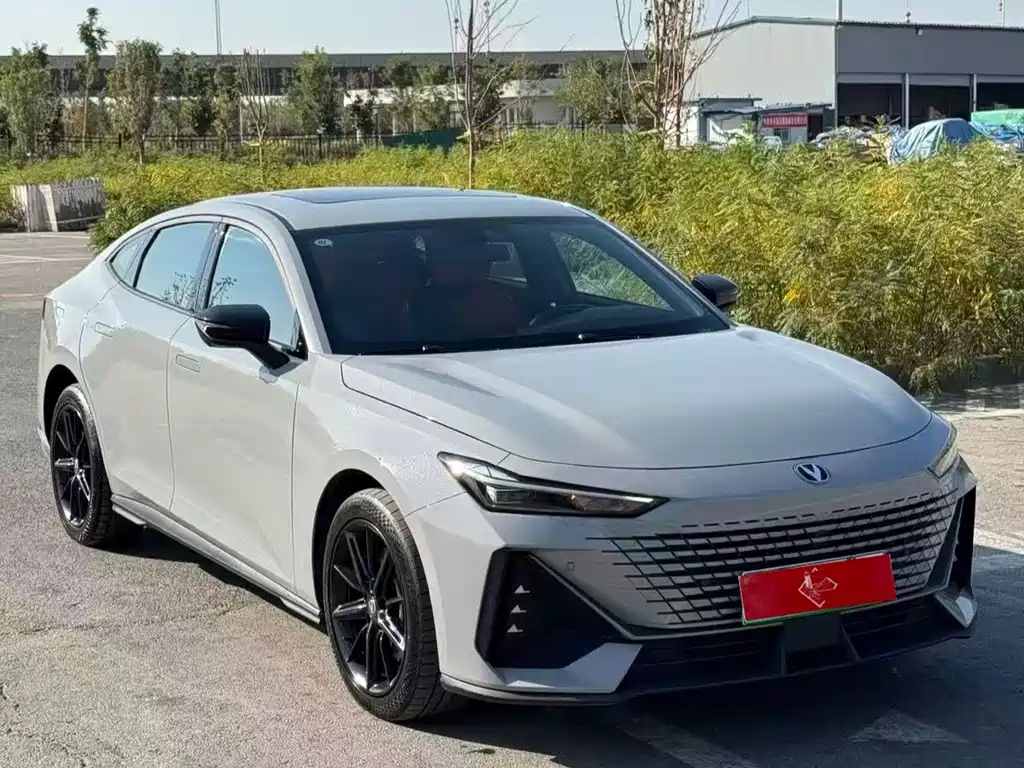 Changan UNI-V iDD — миниатюра 3