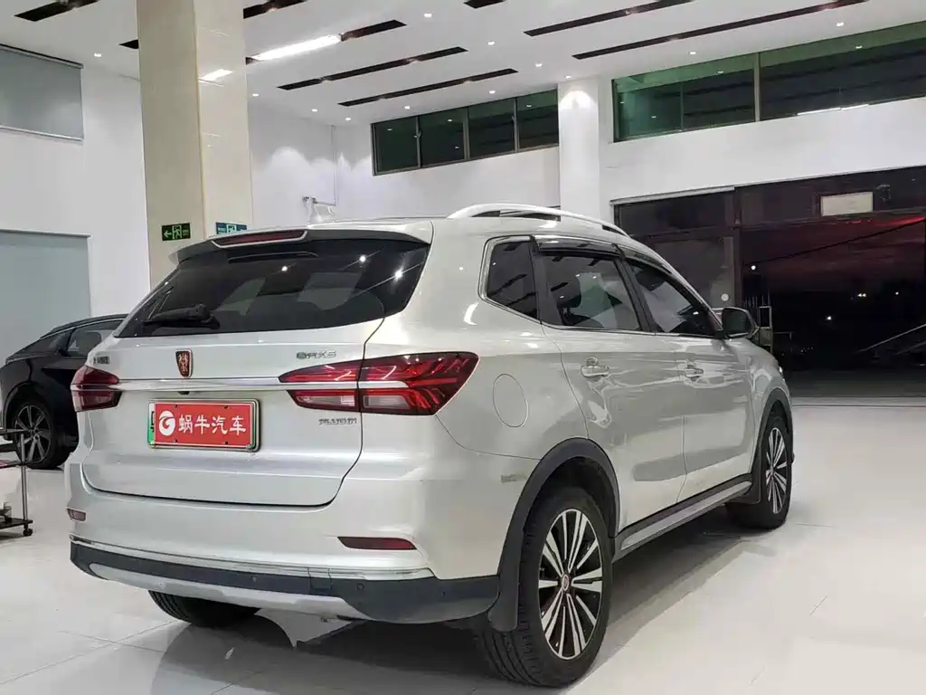 Roewe RX5 New Energy - фото 9
