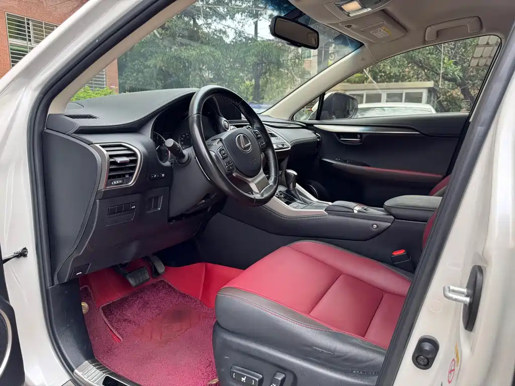 Lexus NX 2018 300