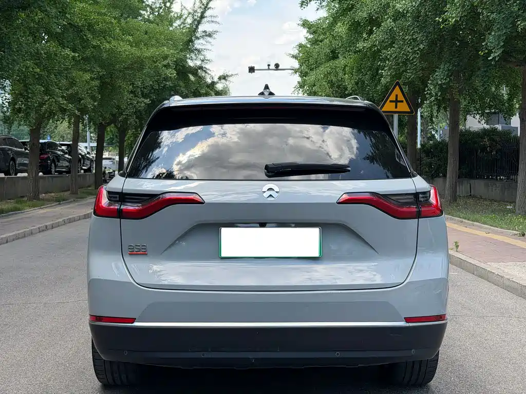 NIO ES8 2022 75kWh мест
