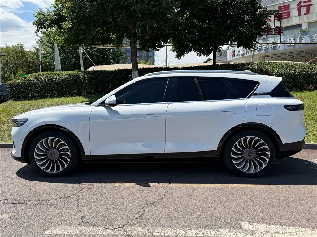 Voyah Free 2021 Luxury