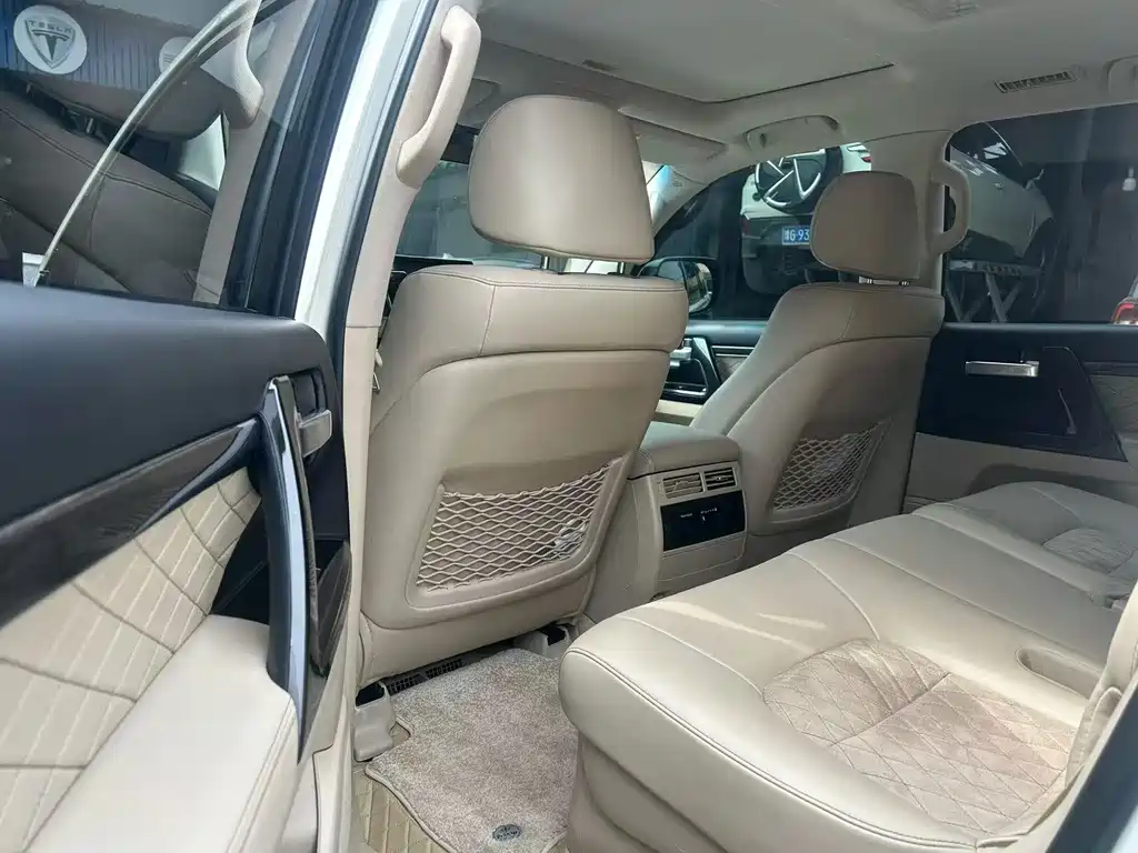 Toyota Land Cruiser — миниатюра 9
