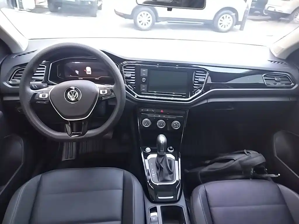 Volkswagen T-Roc — миниатюра 10