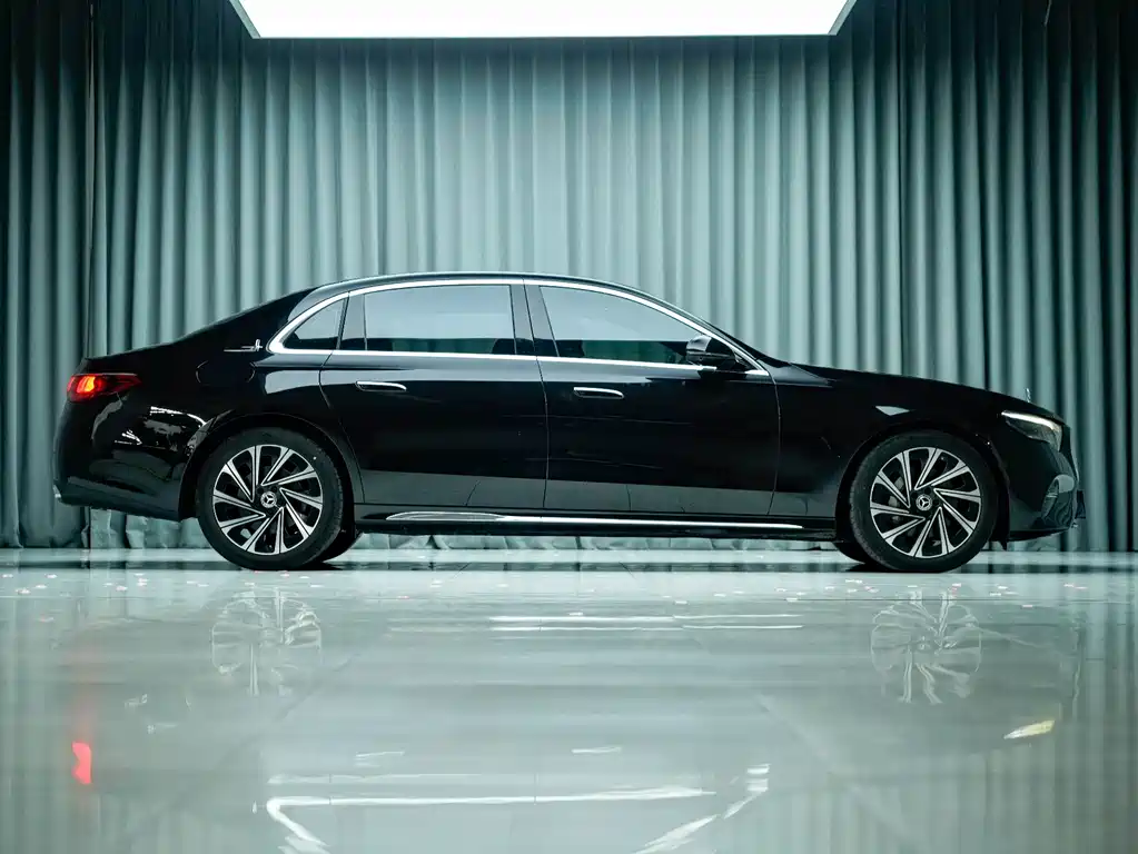 Mercedes-Benz E-Class — миниатюра 4