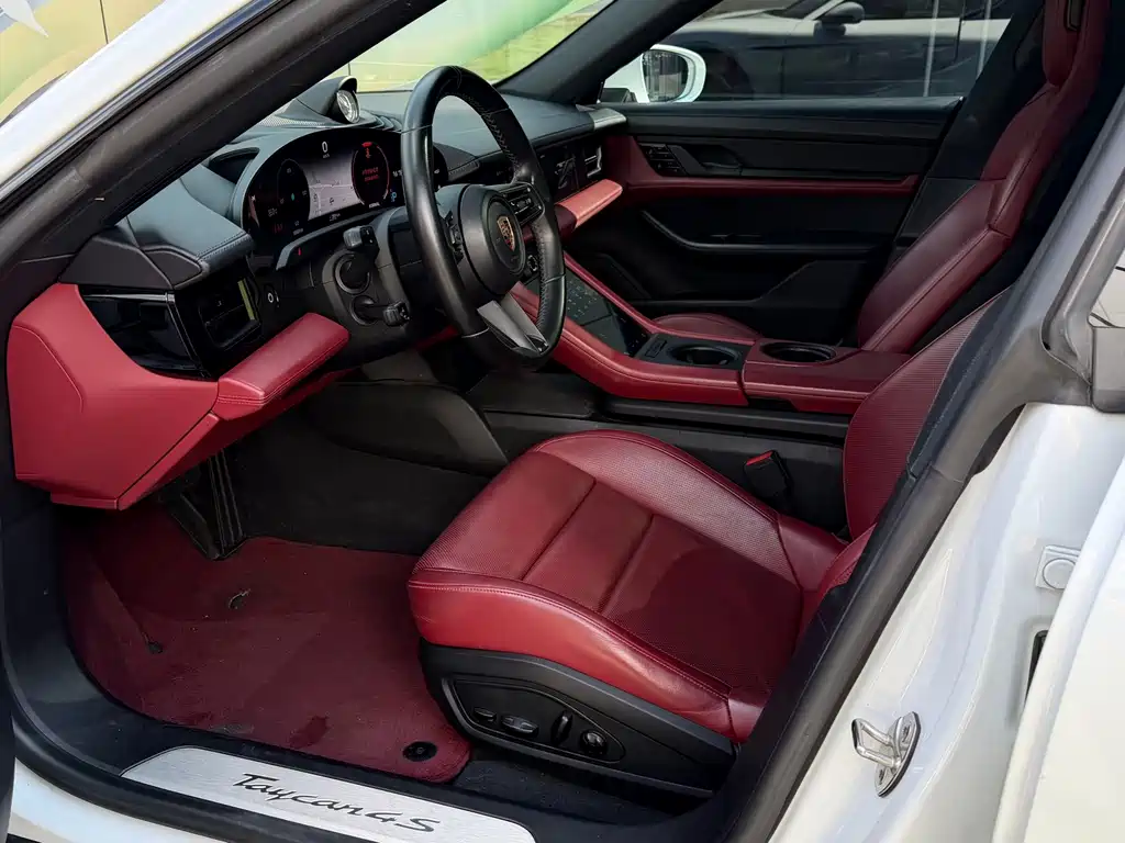 Porsche Taycan — миниатюра 7